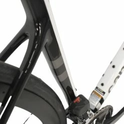 Vélo Route CANNONDALE SuperSix EVO Carbon Disc 105 Di2 Blanc/Noir - 2023 -Vélos Soldes Boutique velo route cannondale supersix evo carbon disc 105 di2 blancnoir 2023 3