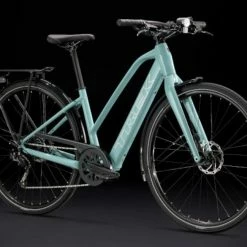 VTC électrique Trek FX+ 2 Femme Bleu Clair 250Wh - 2023 -Vélos Soldes Boutique vtc electrique trek fx 2 femme bleu clair 250wh 2023 1